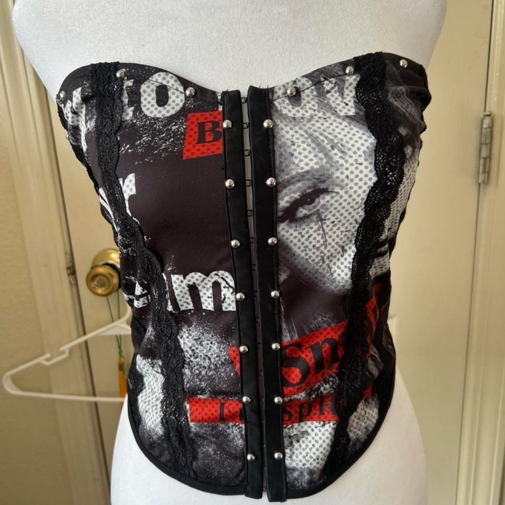 SHEIN Black and Red Graphic Crop Top